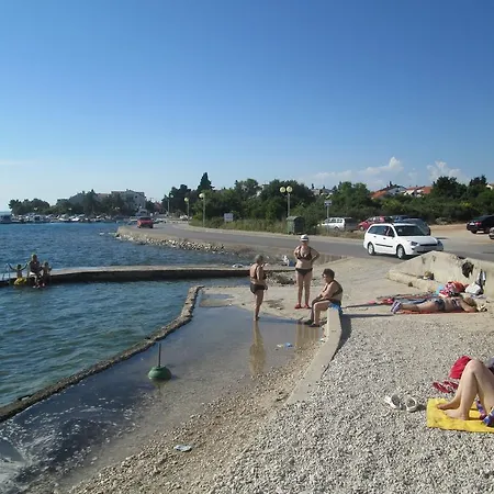 Nada Πανσιόν 3*
